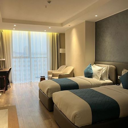 Sofia International Hotel Bichkek Extérieur photo