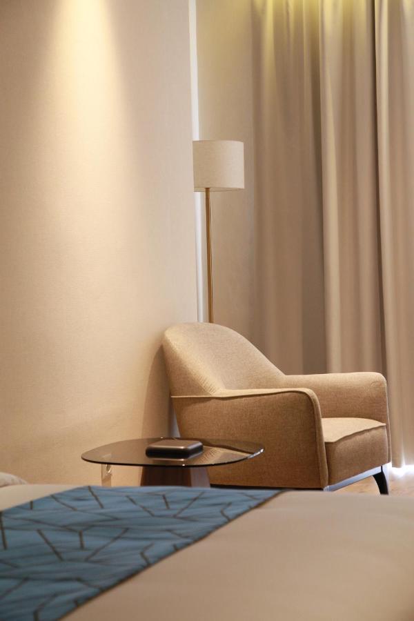 Sofia International Hotel Bichkek Extérieur photo