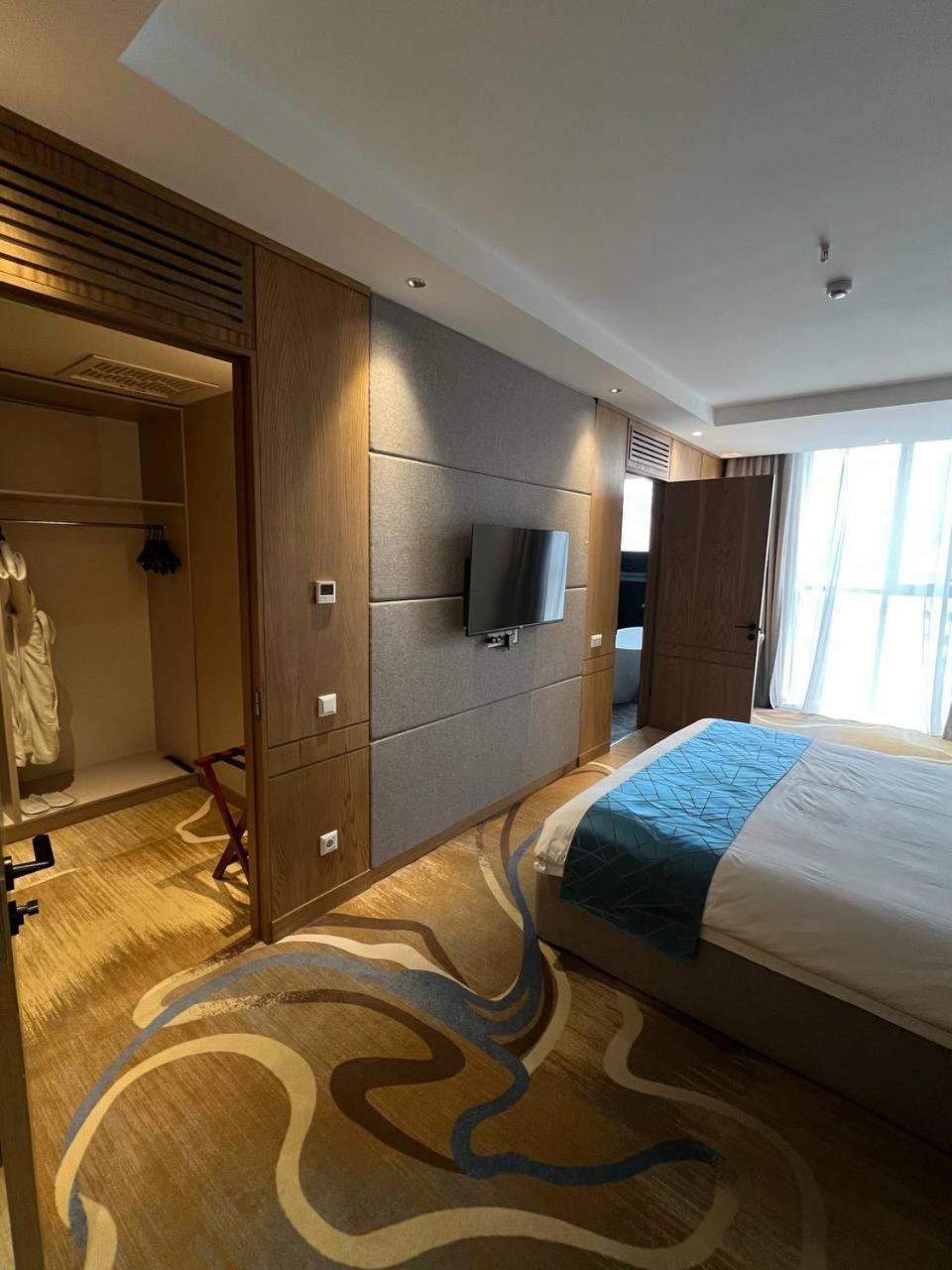 Sofia International Hotel Bichkek Extérieur photo