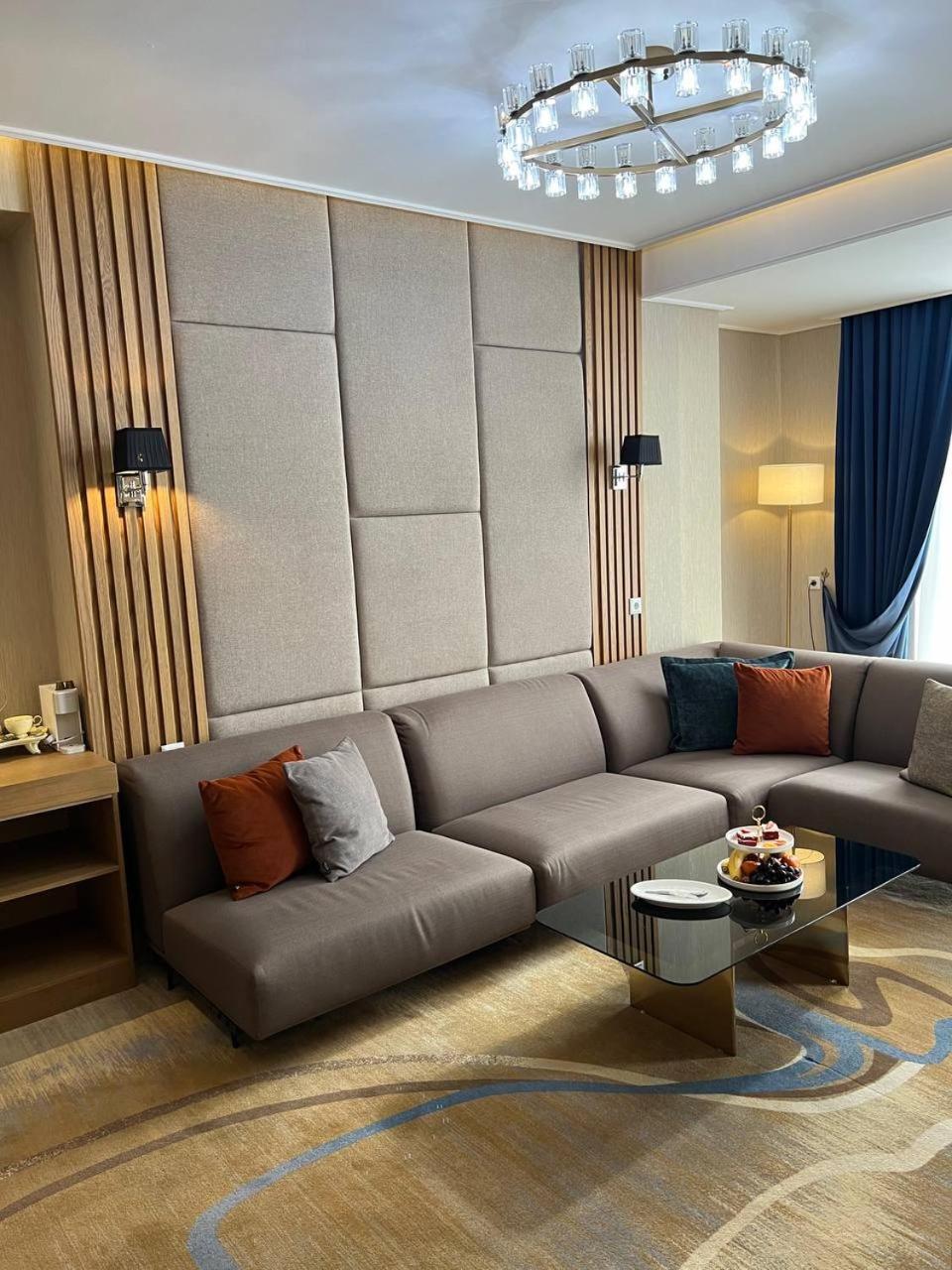 Sofia International Hotel Bichkek Extérieur photo