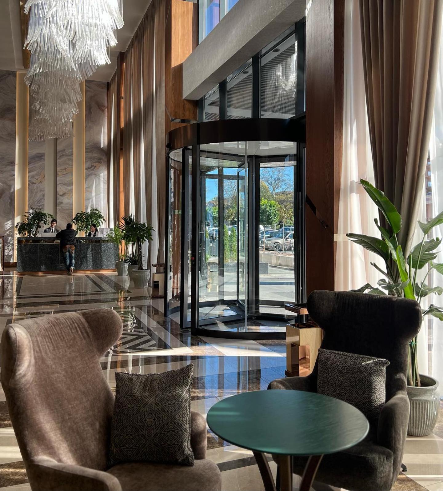 Sofia International Hotel Bichkek Extérieur photo